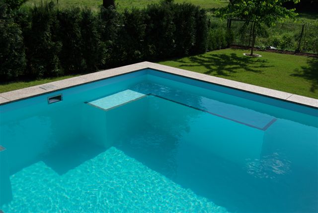 Sitzpodest Pool