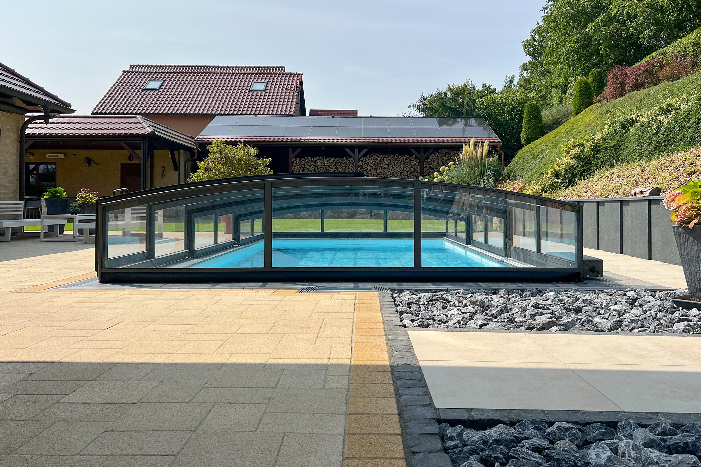 PP-Skimmerpool mit Aluna® Comfort R1 Überdachung