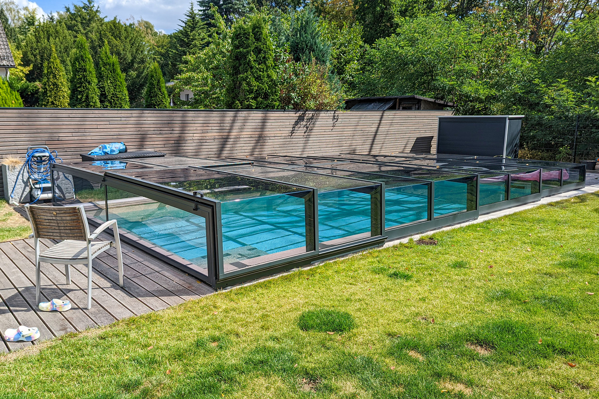 Betonschwimmbecken mit Prestige Poolüberdachung