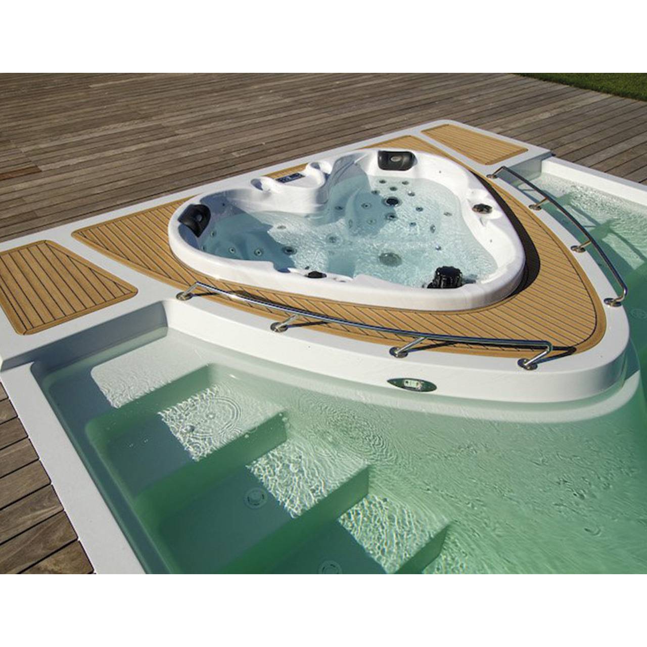 compass yacht pool preis